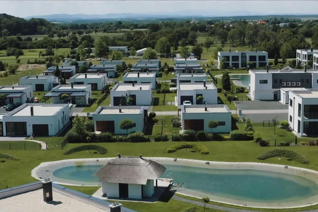 Luxus Appartement Am Golfplatz Und Therme Lutzmannsburg Zsira Zewnętrze zdjęcie